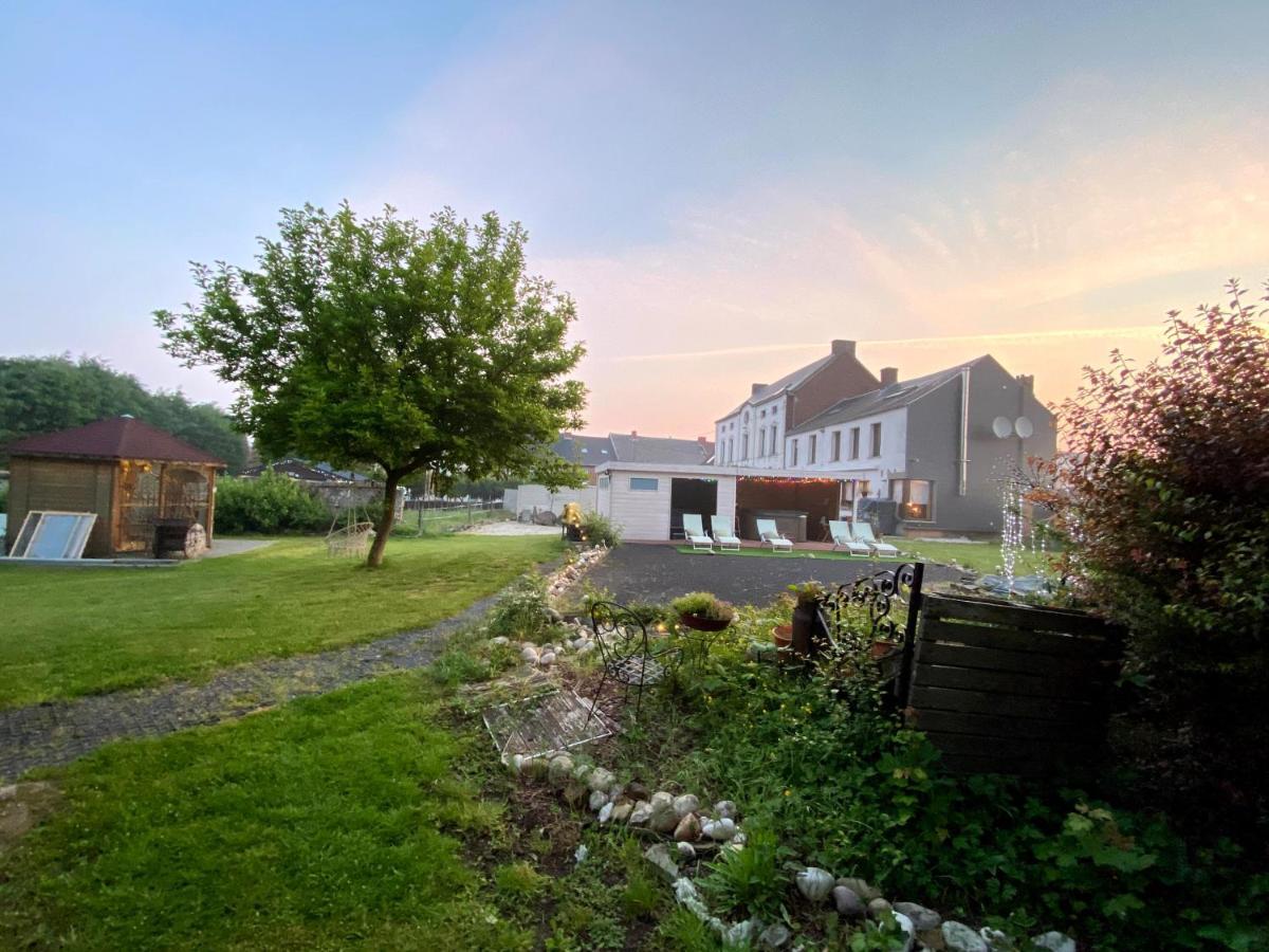 Le Chateau De Frankie Spas-Saunas Grand-Reng Exterior foto