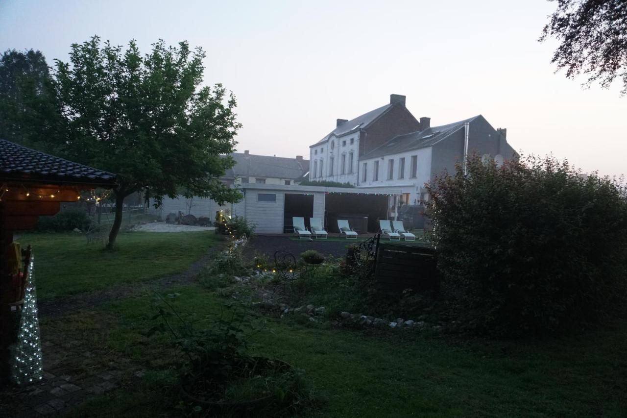 Le Chateau De Frankie Spas-Saunas Grand-Reng Exterior foto