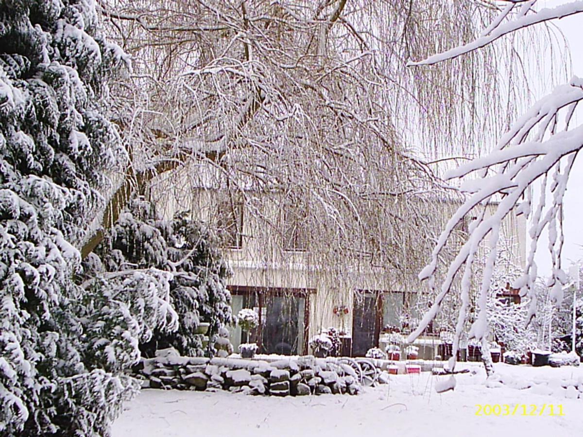 Le Chateau De Frankie Spas-Saunas Grand-Reng Exterior foto